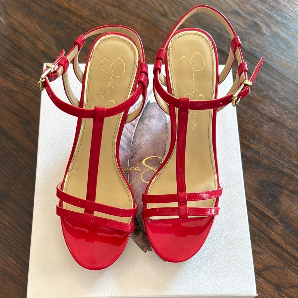 Jessica Simpson 8.5M Red T-Strap Sandals with Glossy Finish